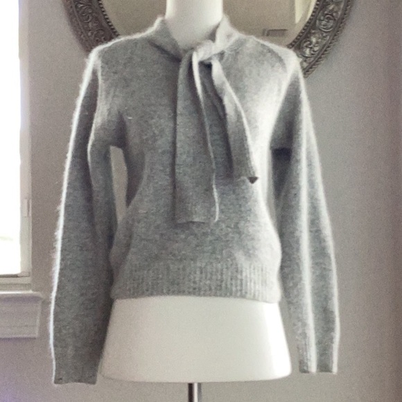 Smantha Starr Sweaters - Samantha Starr Vintage
Angora Silk Blend Gray Knit Sweater